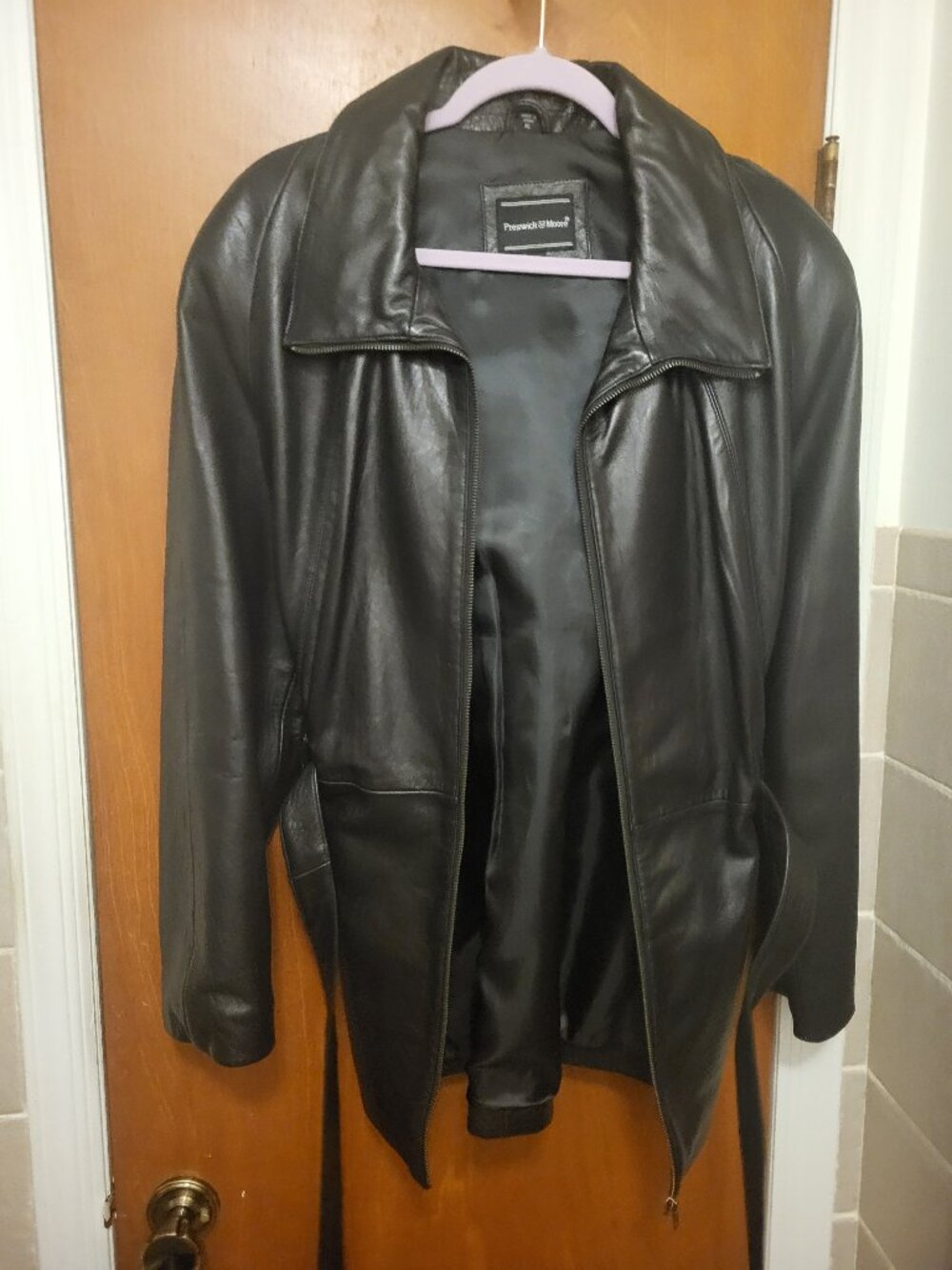 Women's black genuine leather jacket (XL) (NWT)